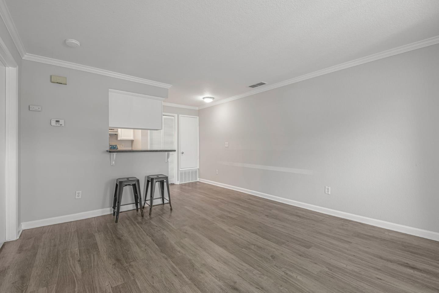 1553 PYRENEES Avenue 35