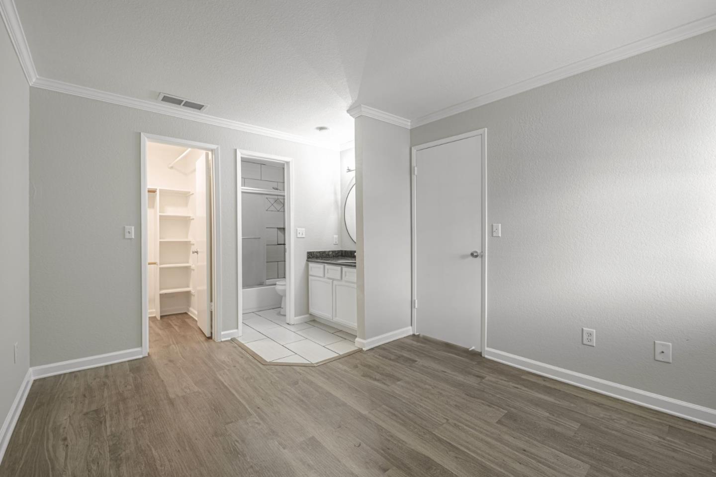 1553 PYRENEES Avenue 35