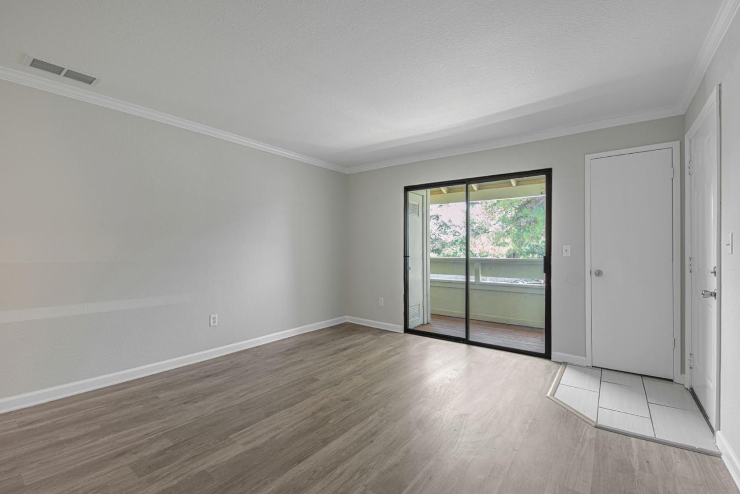 1553 PYRENEES Avenue 35