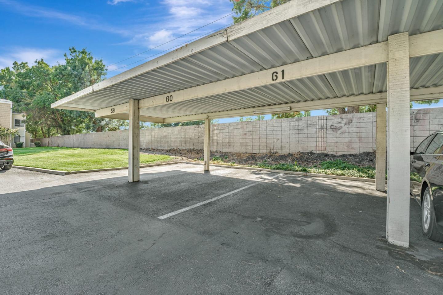 1553 PYRENEES Avenue 35