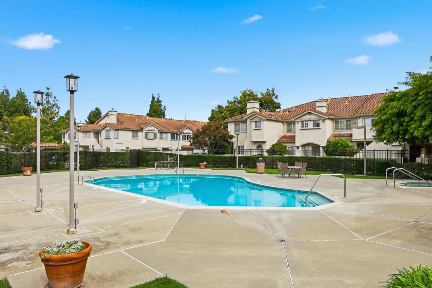 1237 Altissimo Place