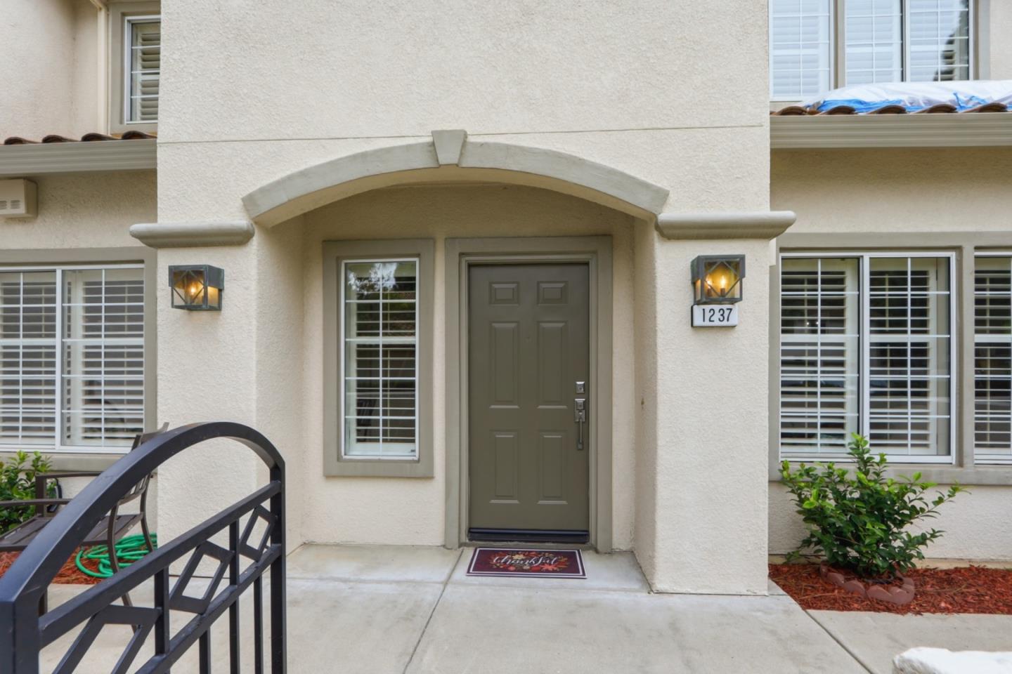 1237 Altissimo Place