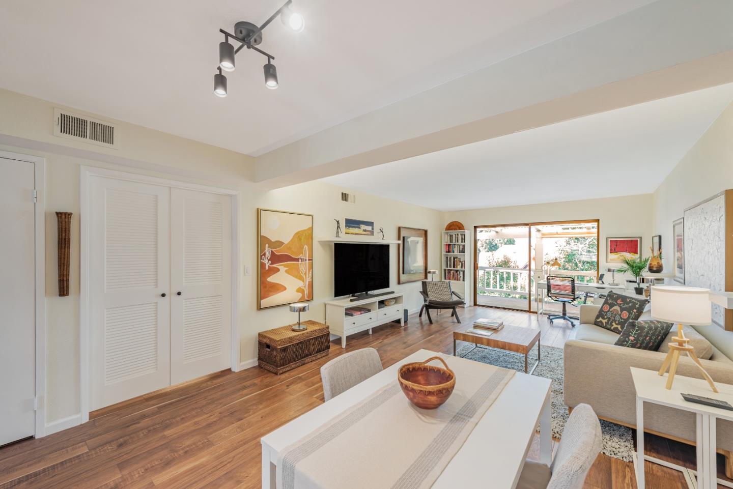 5351 Cribari Dell