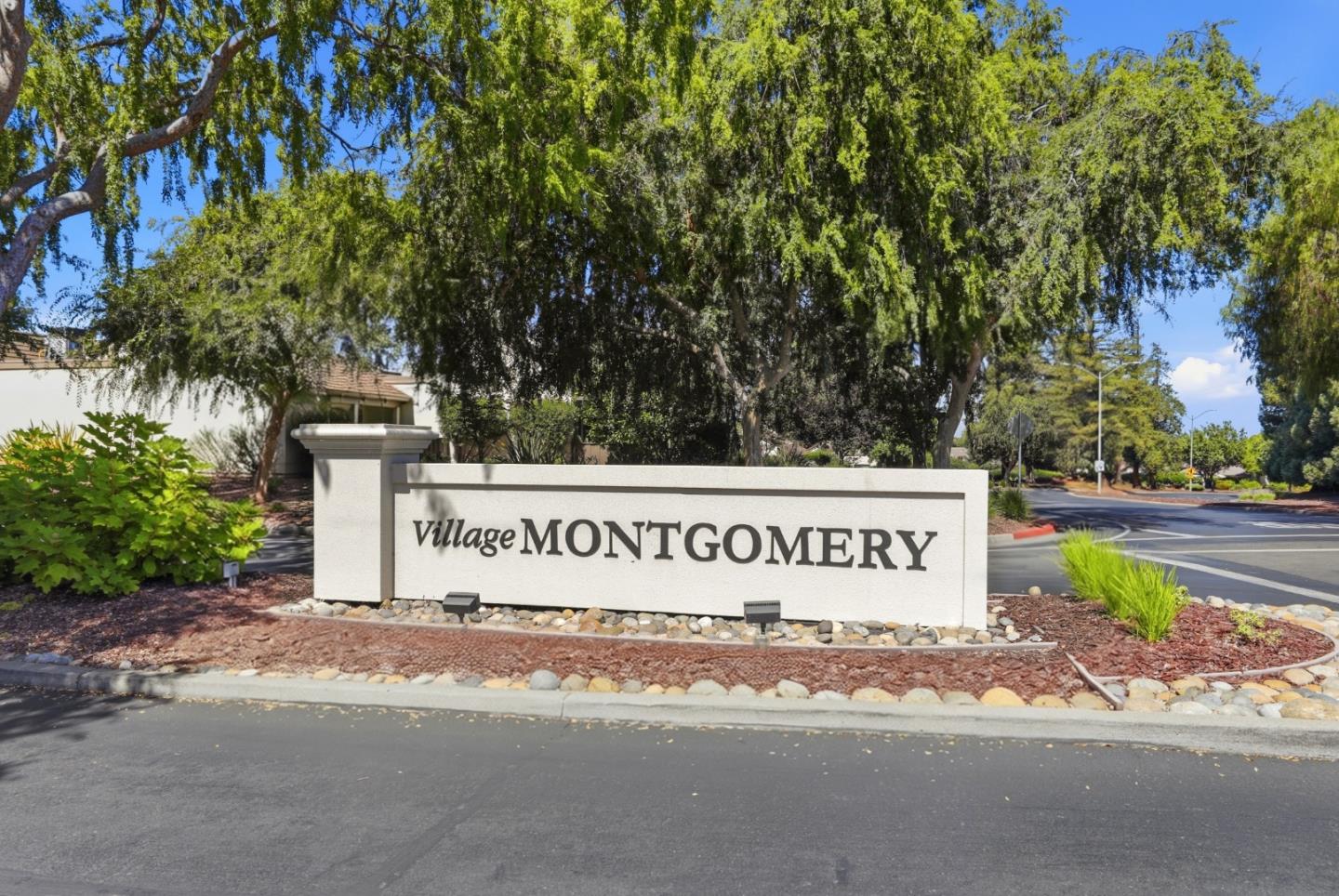 6131 Montgomery CT