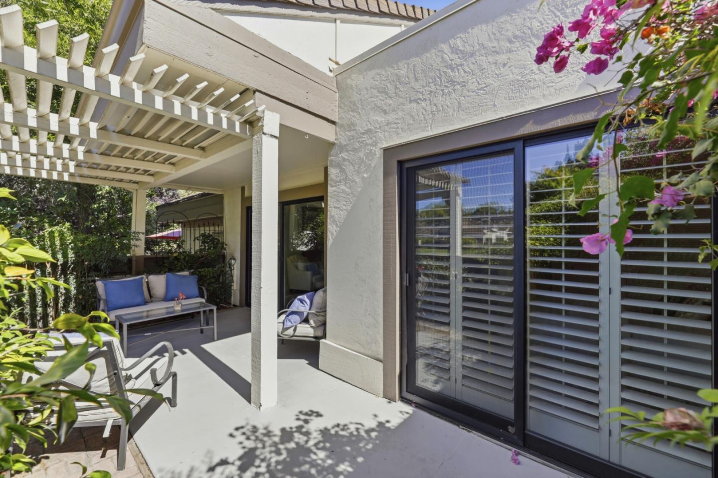 6131 Montgomery CT