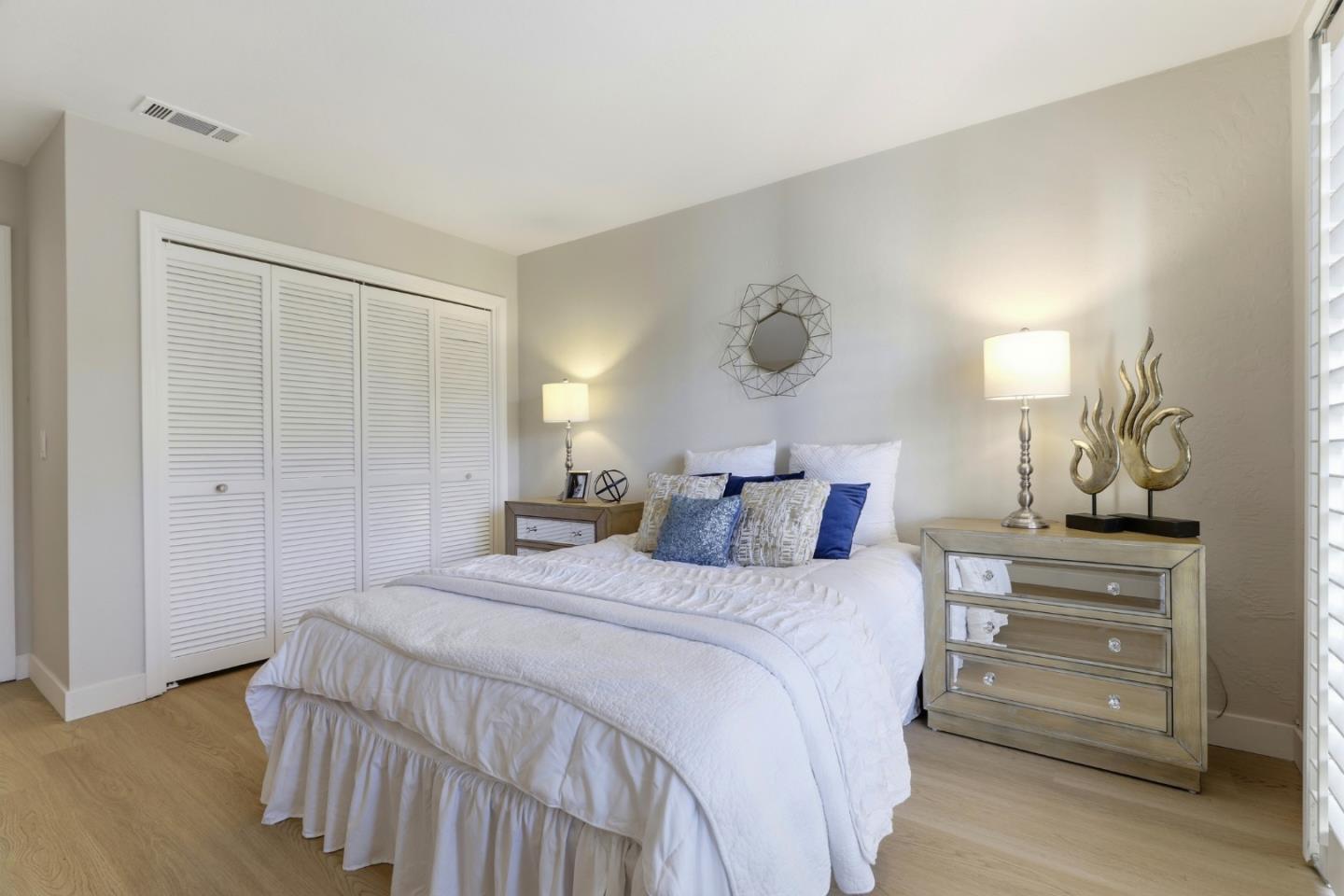 6131 Montgomery CT