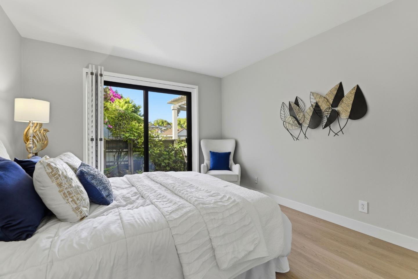 6131 Montgomery CT