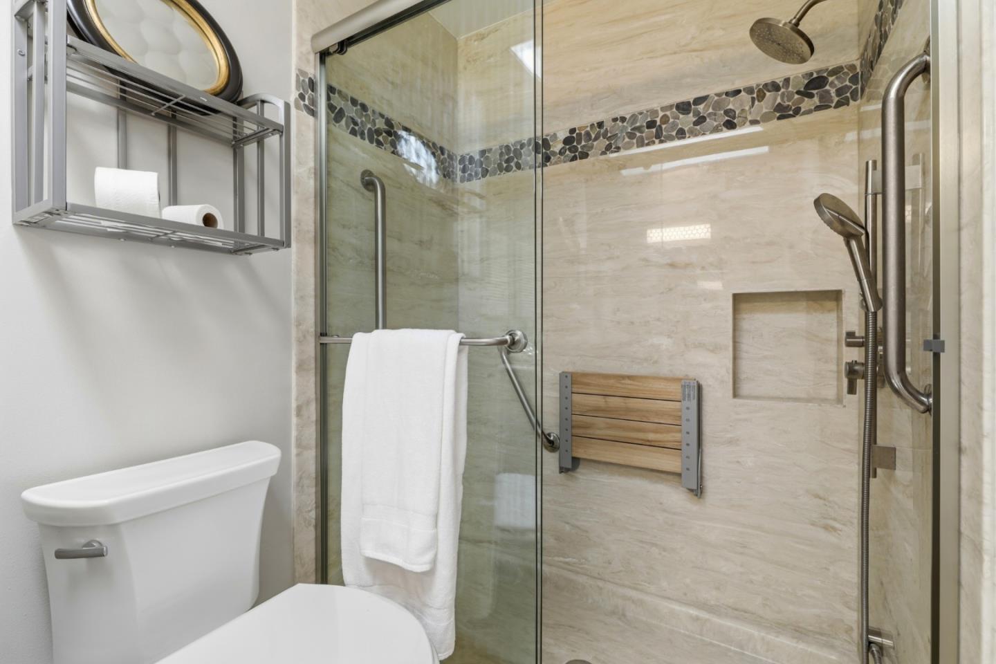 6131 Montgomery CT