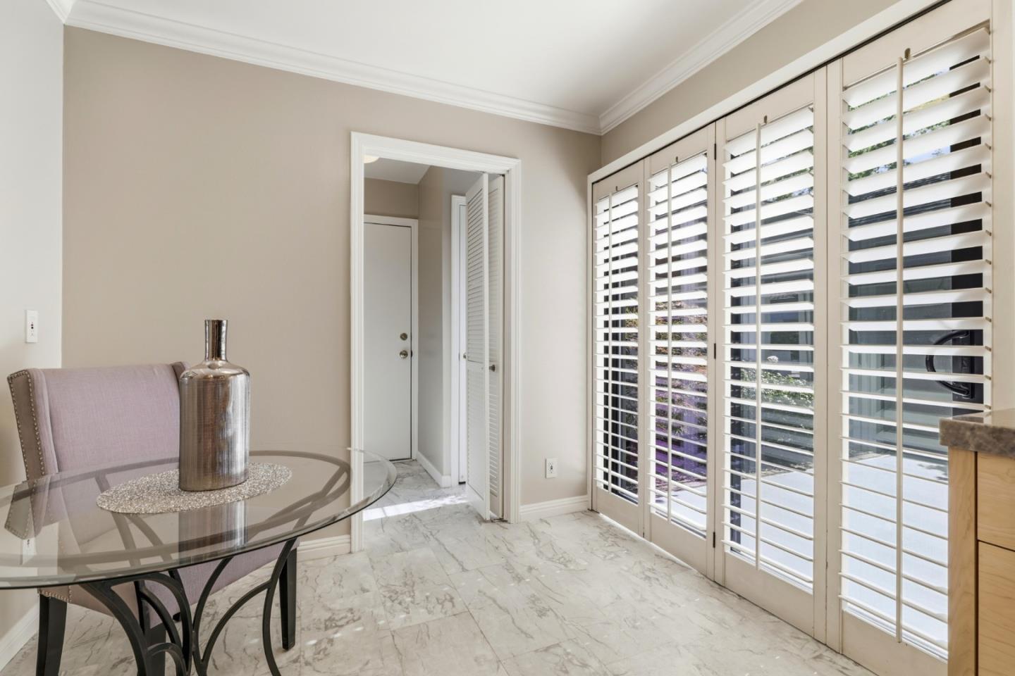 6131 Montgomery CT