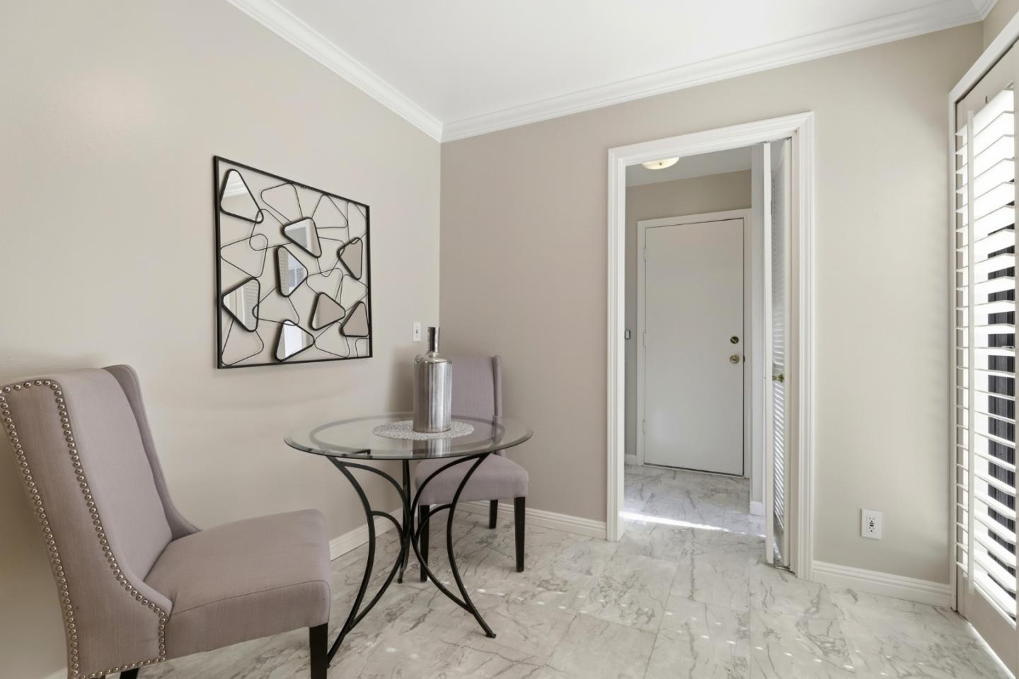 6131 Montgomery CT