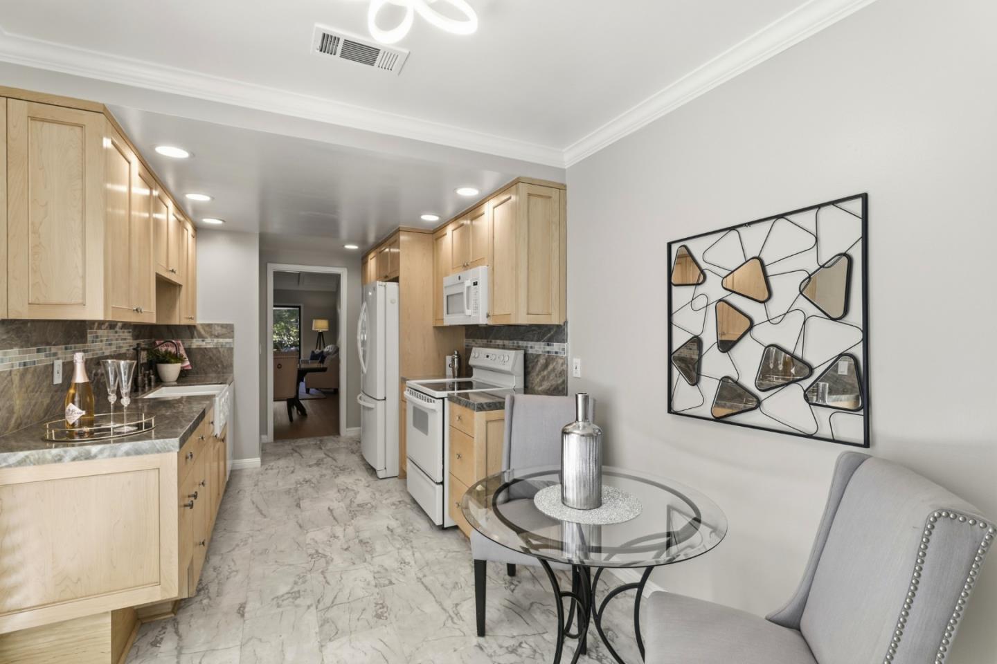 6131 Montgomery CT