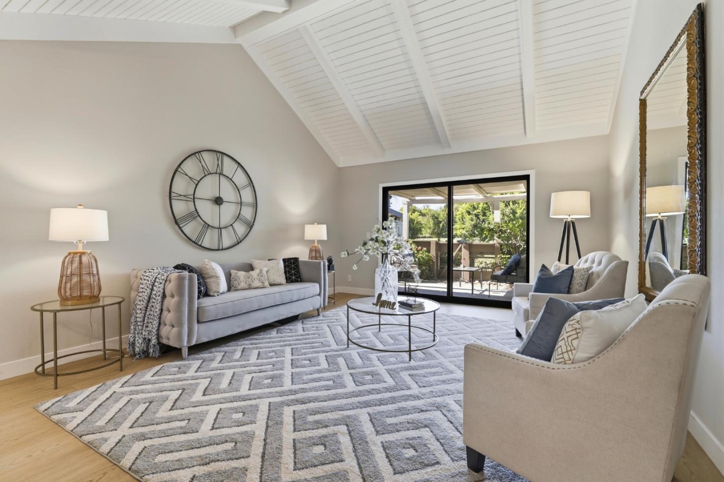 6131 Montgomery CT