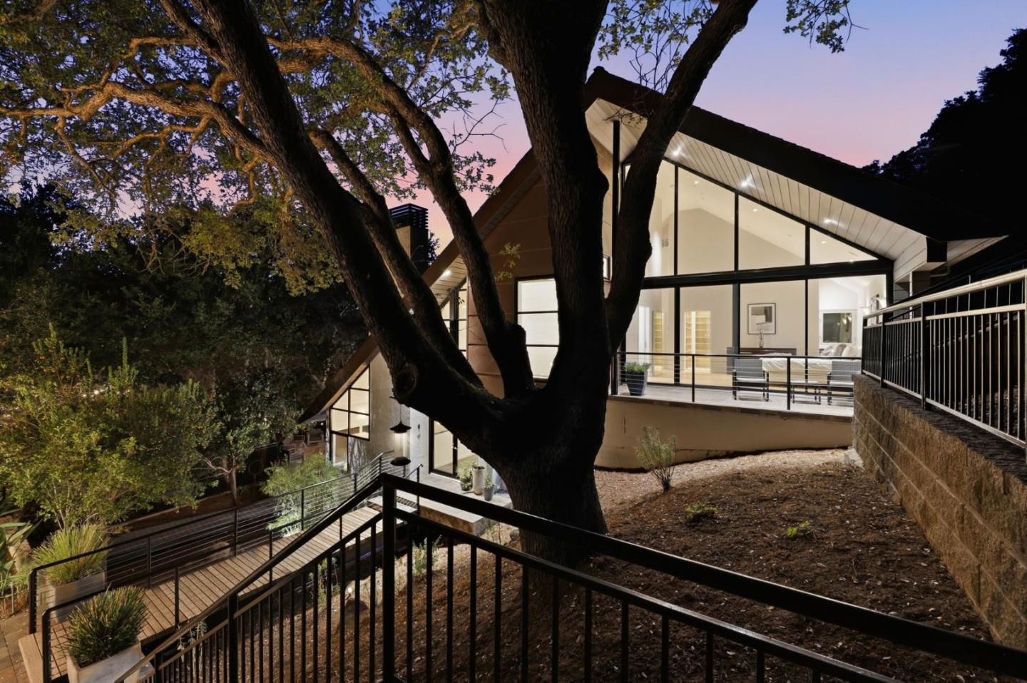 217 Mistletoe RD