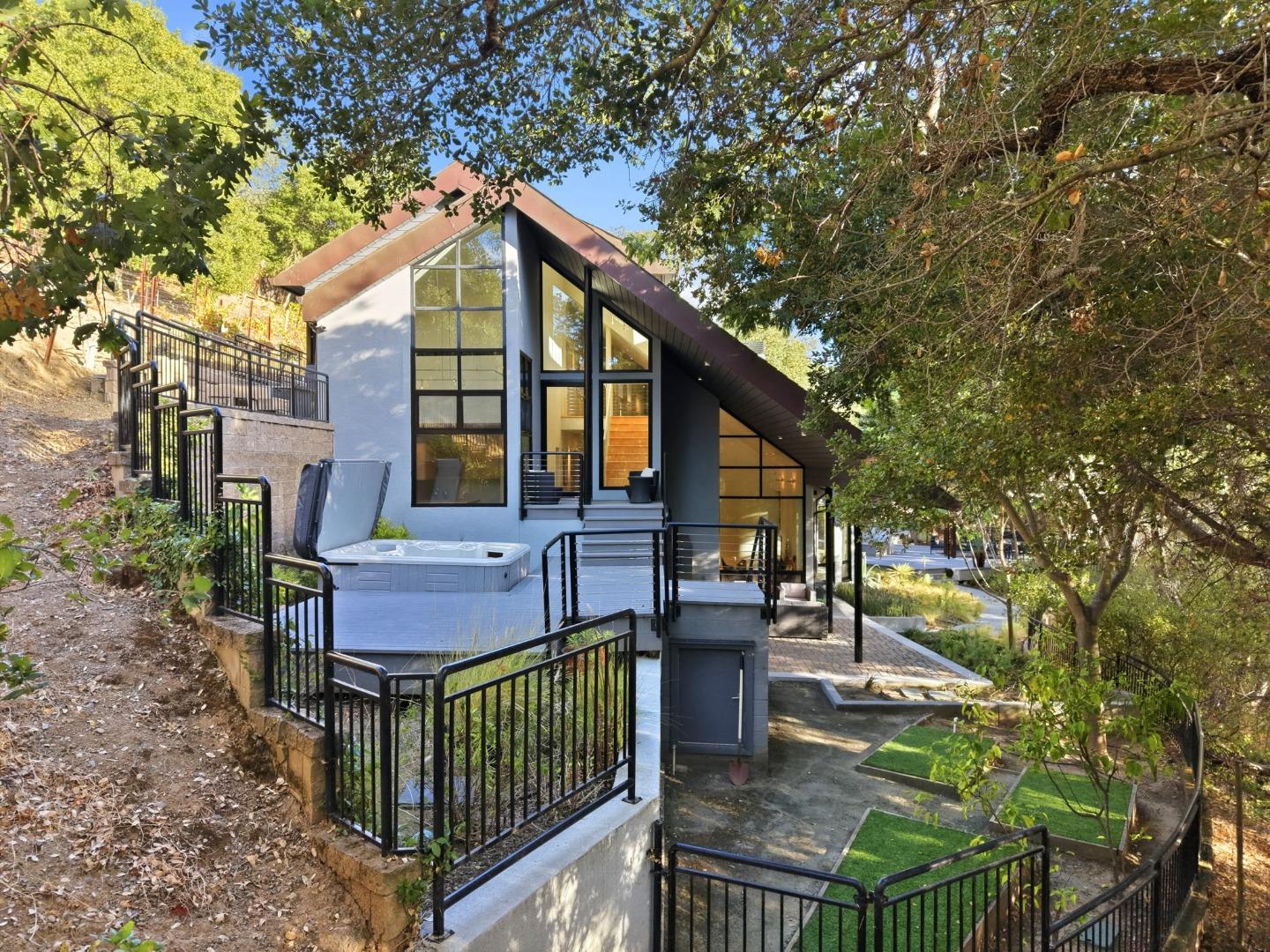 217 Mistletoe RD