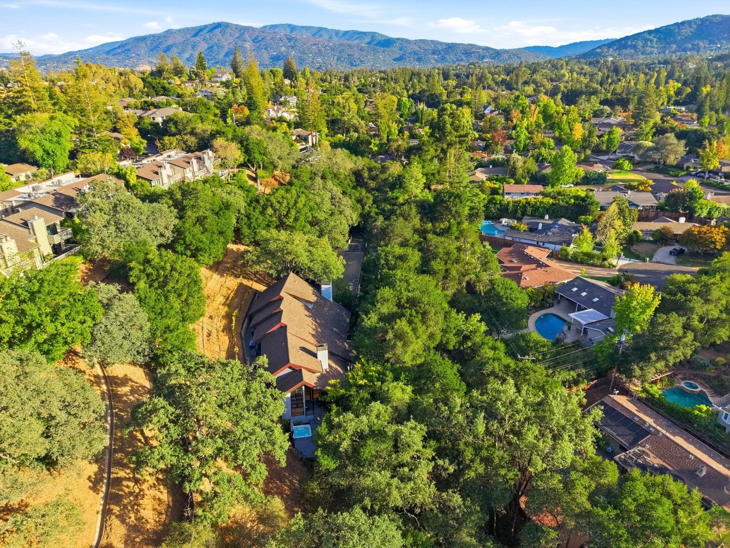 217 Mistletoe RD