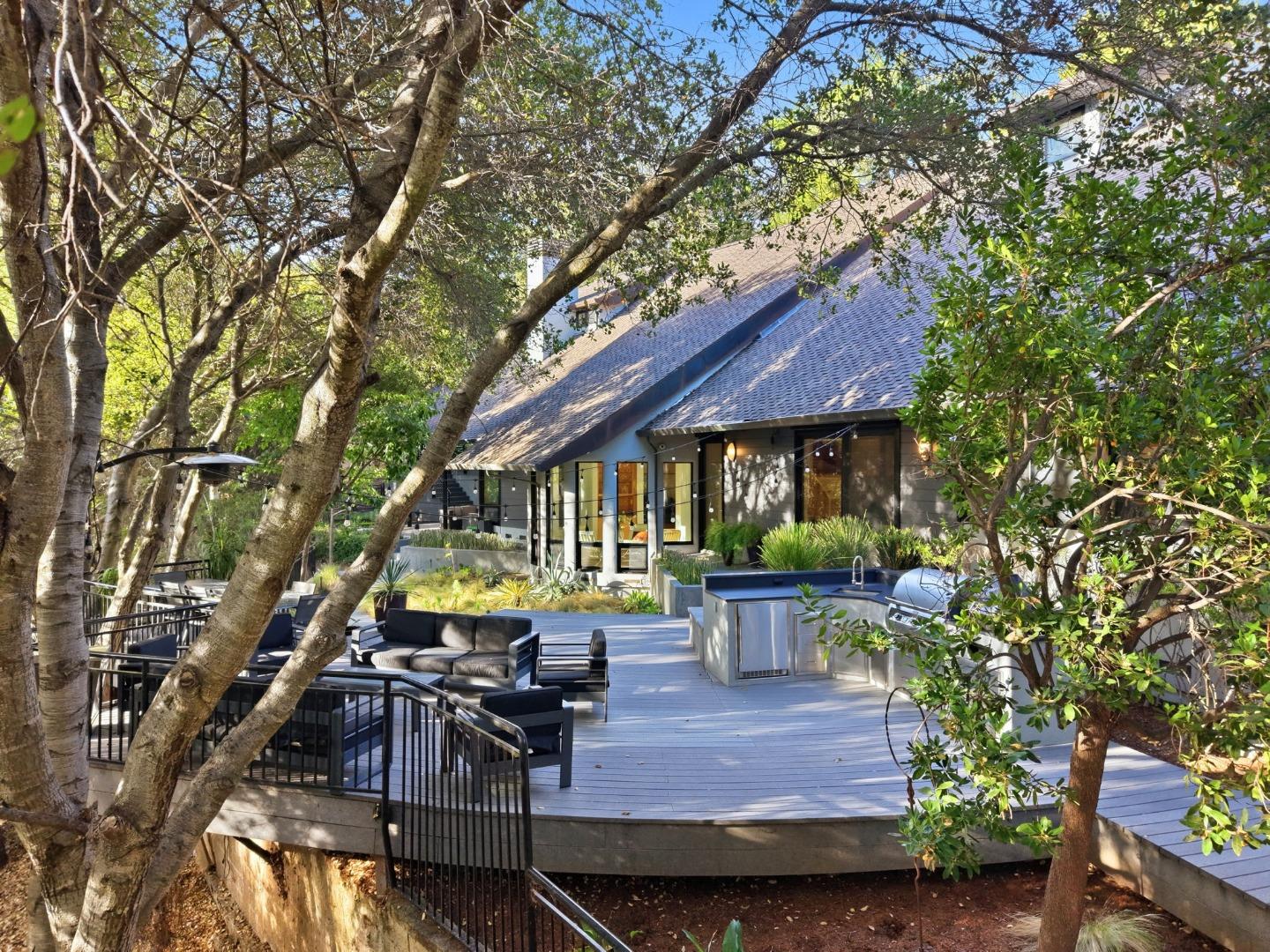 217 Mistletoe RD