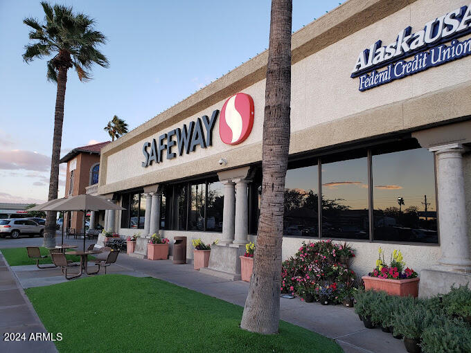 10810-12 N 71st Place