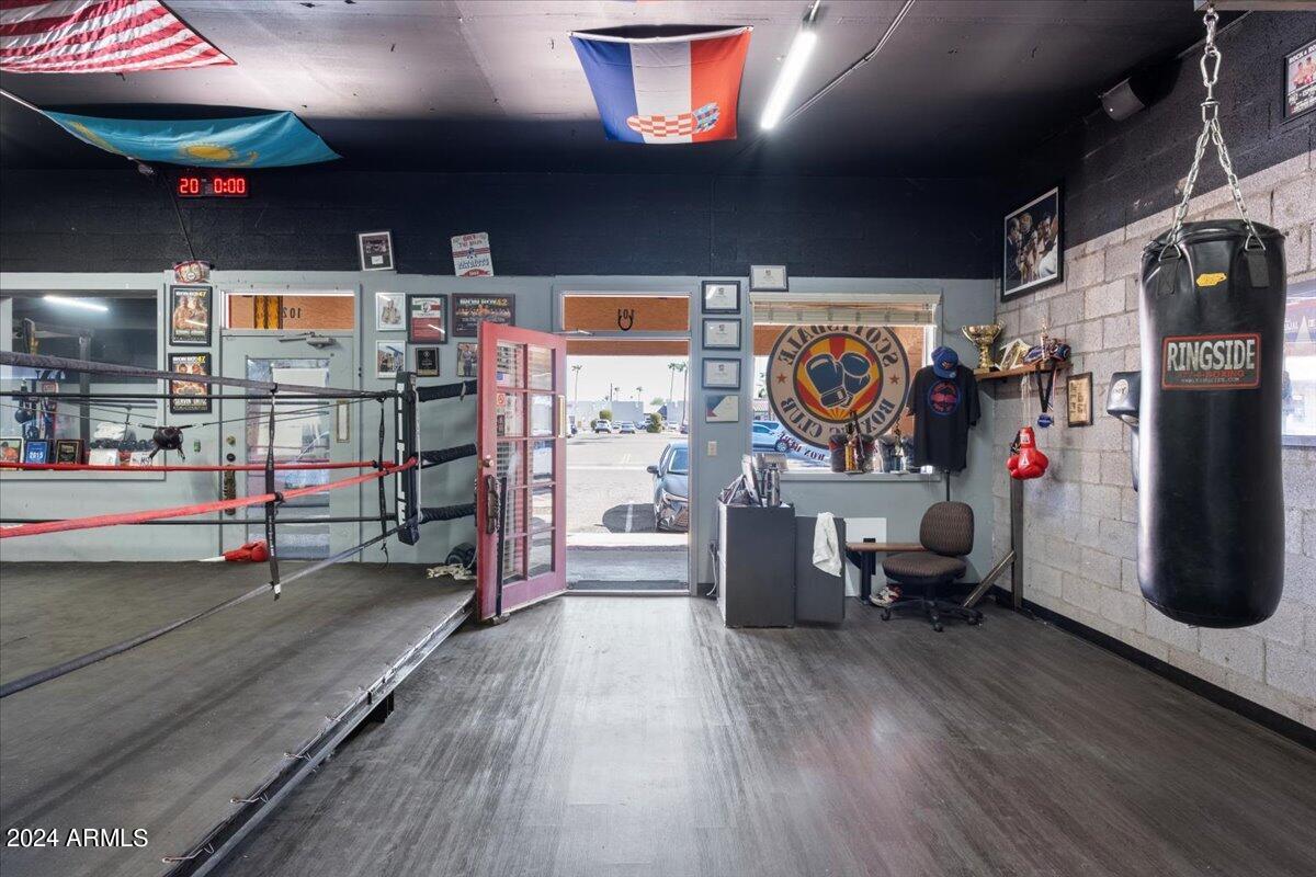 10810-12 N 71st Place