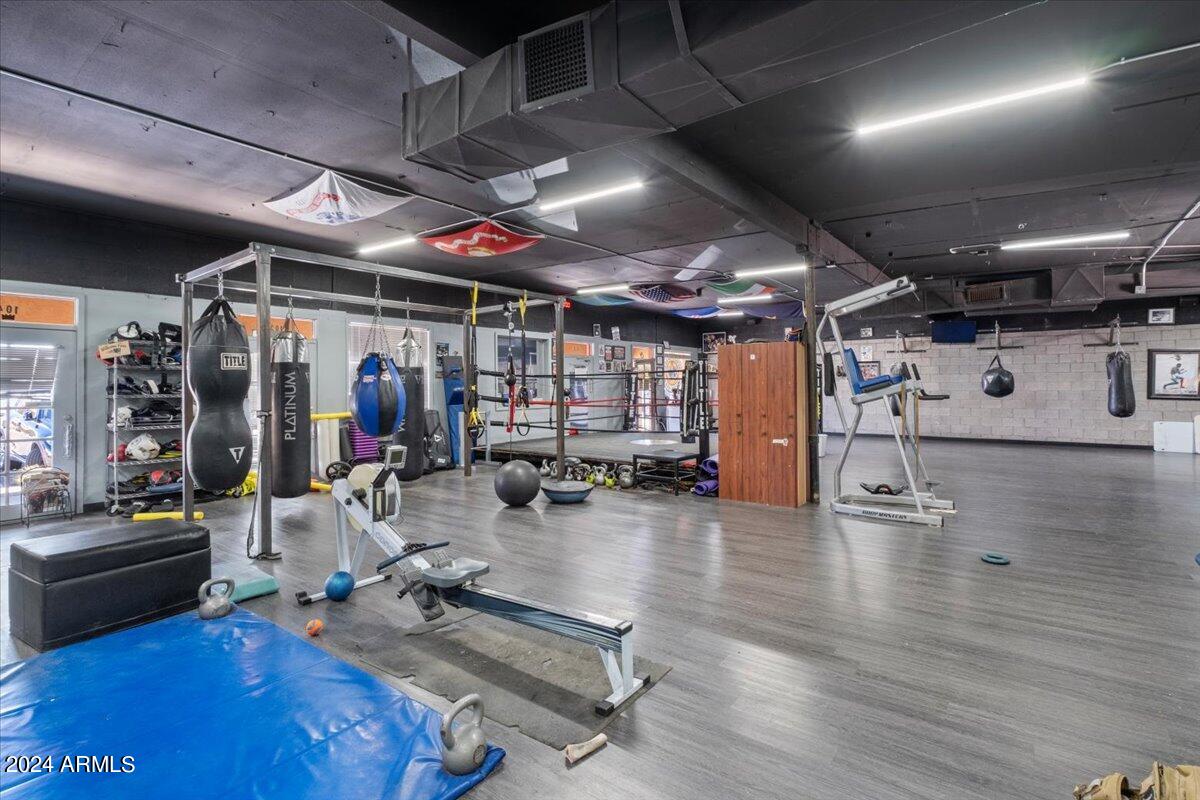 10810-12 N 71st Place