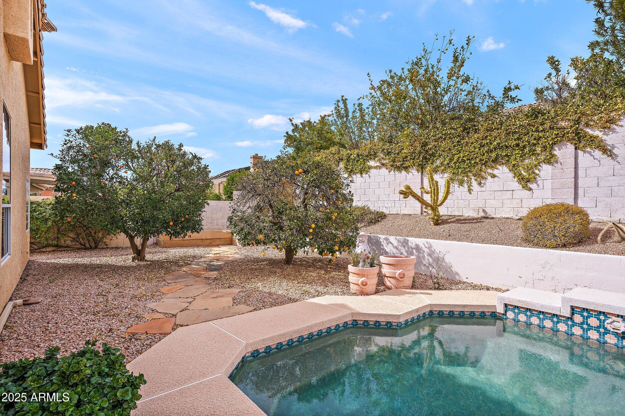 11136 E GREYTHORN Drive