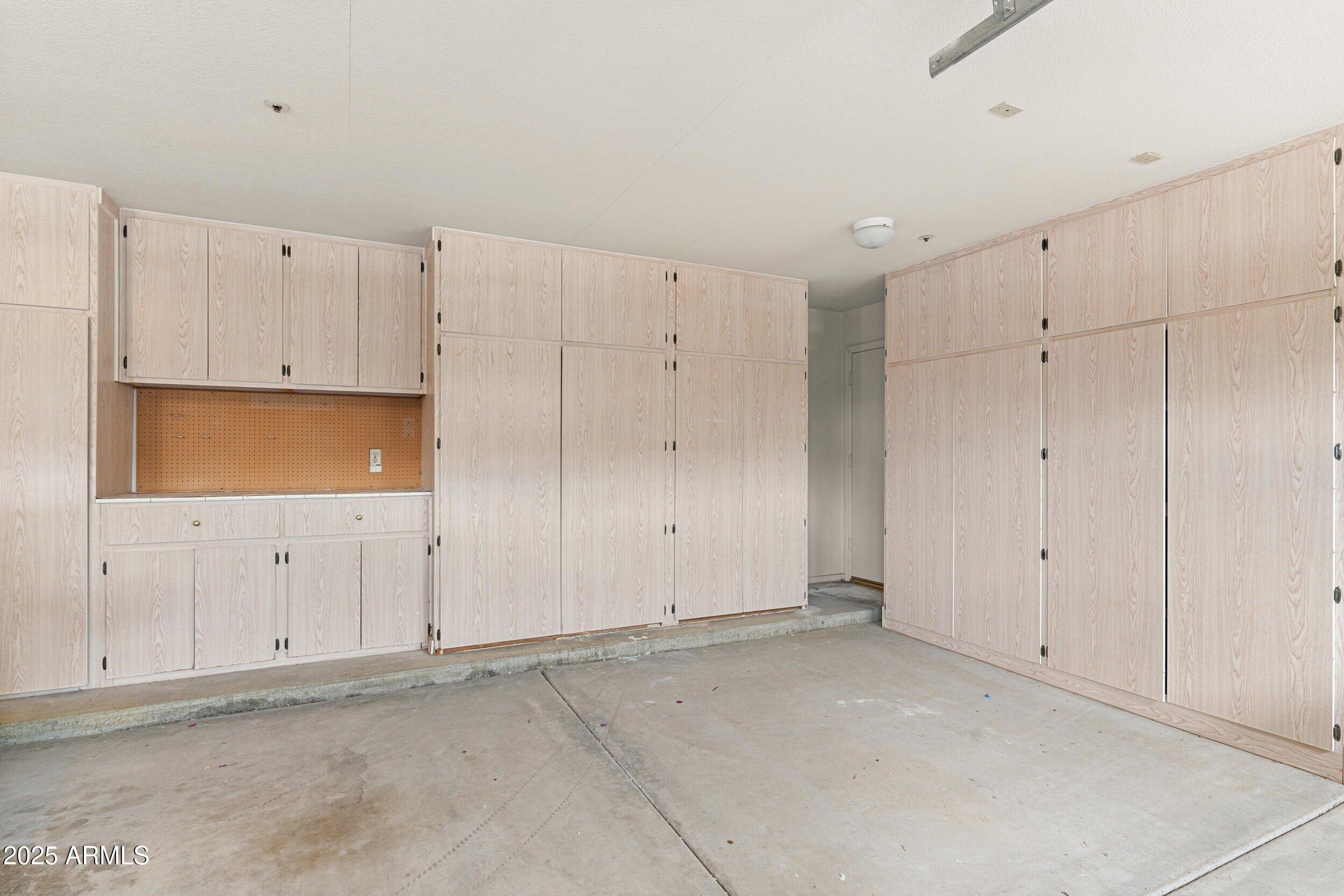 11136 E GREYTHORN Drive