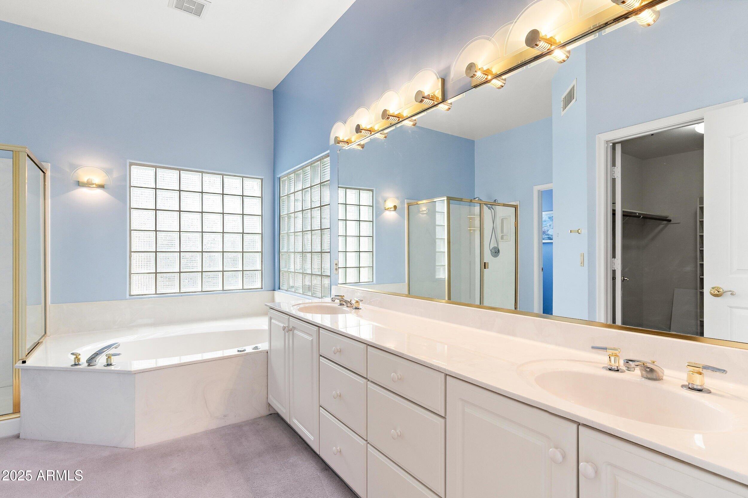 11136 E GREYTHORN Drive