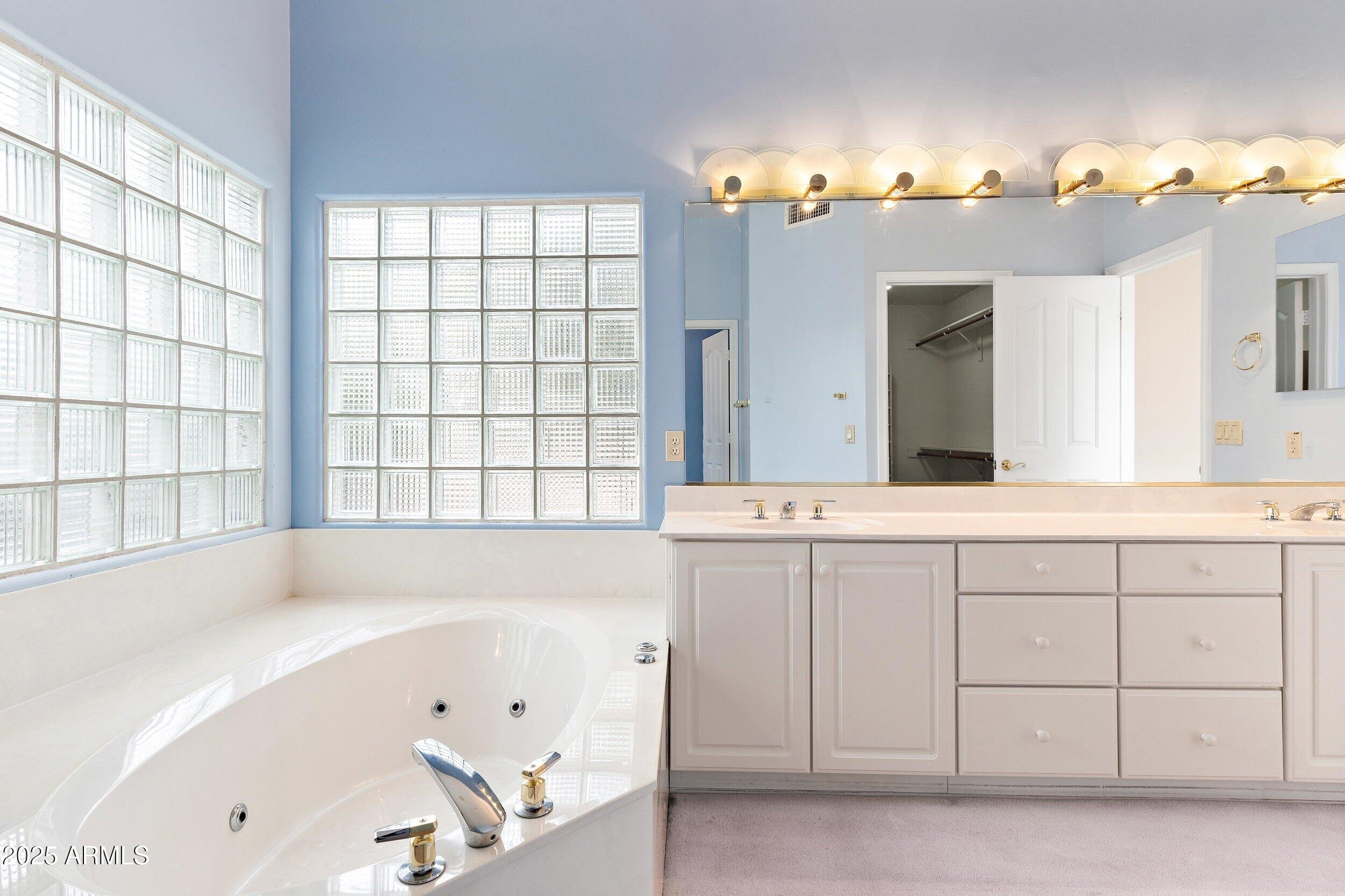 11136 E GREYTHORN Drive