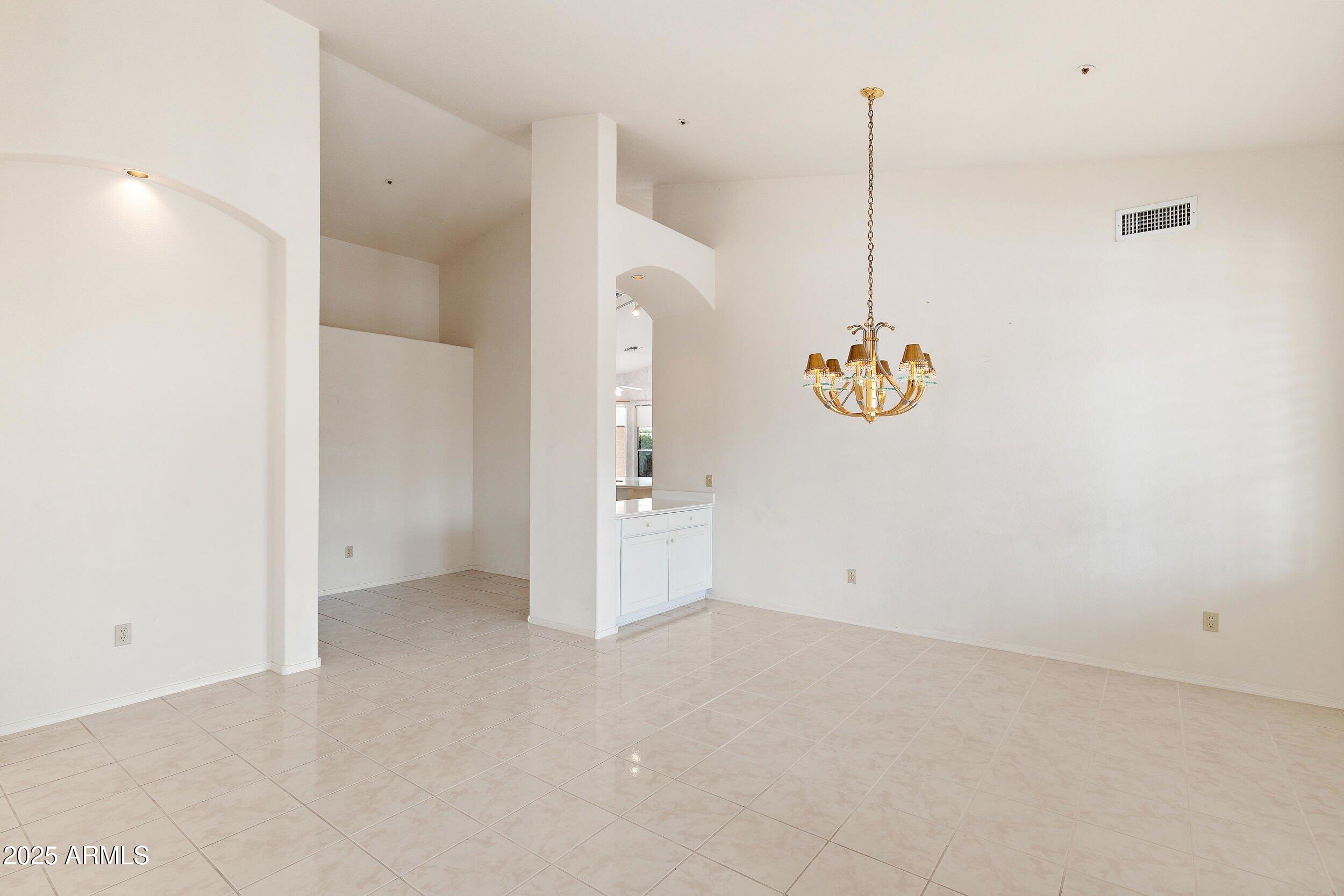 11136 E GREYTHORN Drive