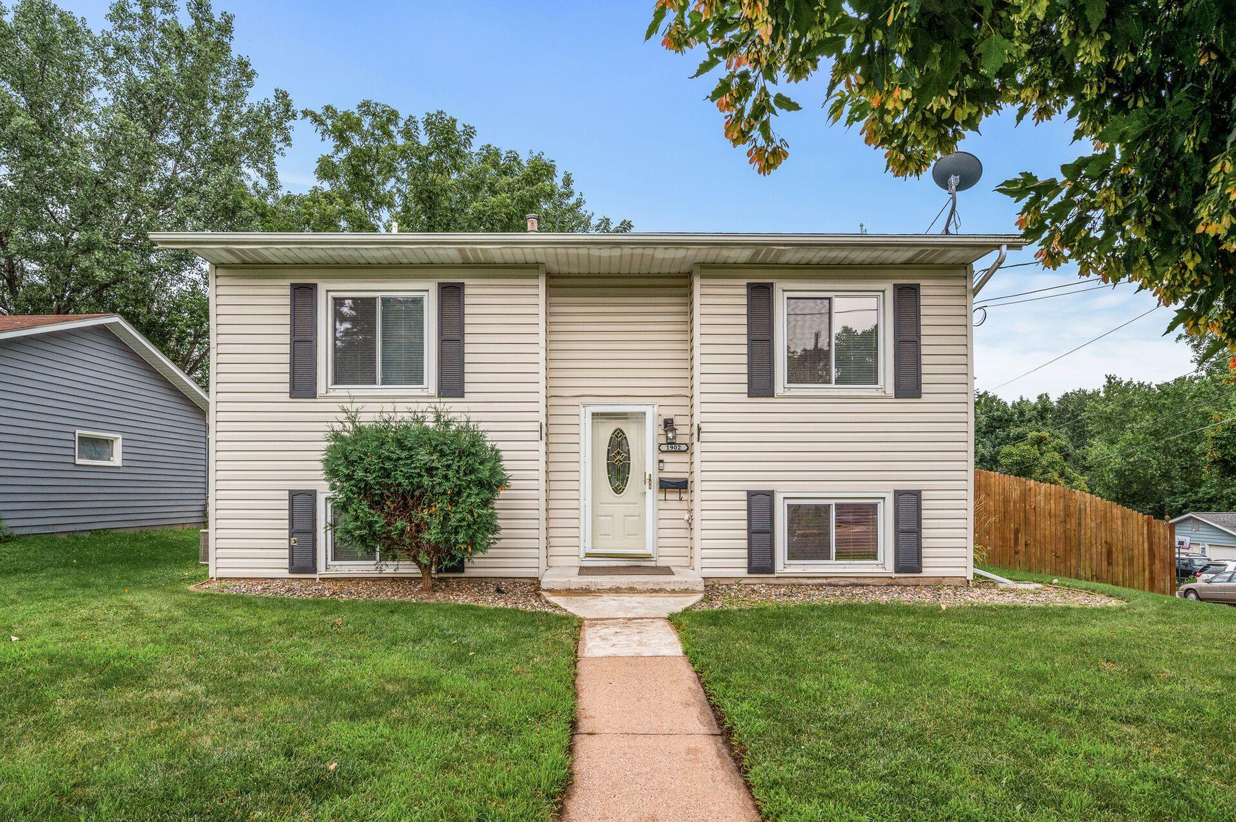 1902 3rd Street E