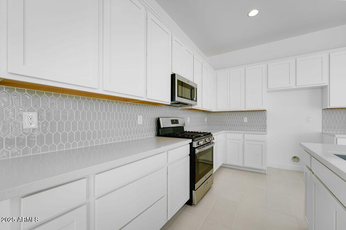 38028 N BRIDLEWOOD Lane