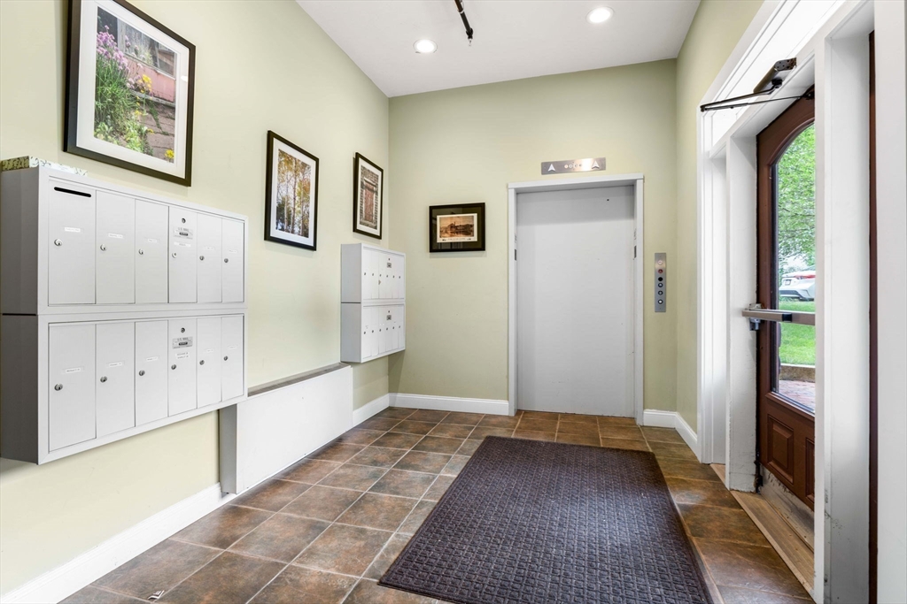 15 Cedar St # 33