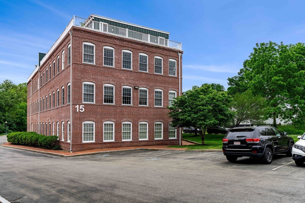 15 Cedar St # 33