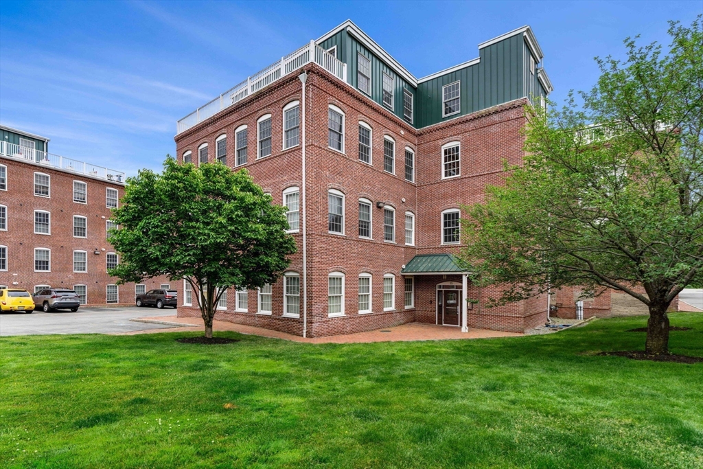 15 Cedar St # 33