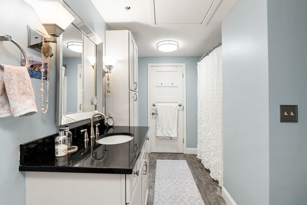 15 Cedar St # 33