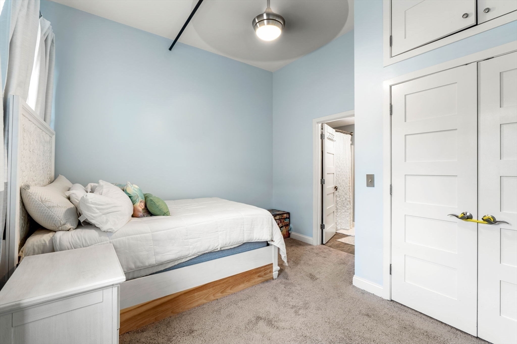 15 Cedar St # 33