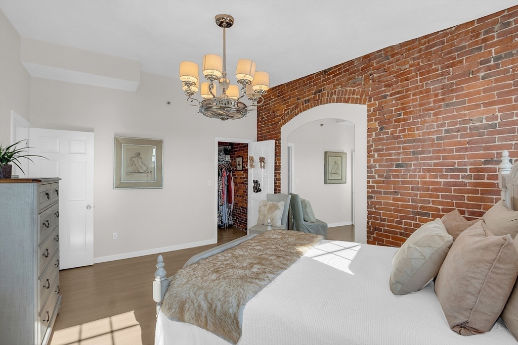 19-23 Pleasant St # 504