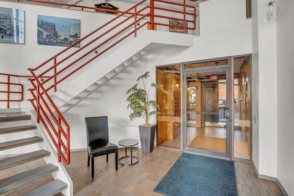 19-23 Pleasant St # 504