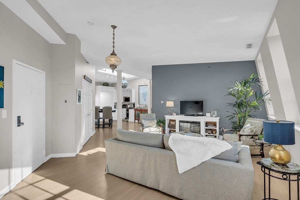 19-23 Pleasant St # 504