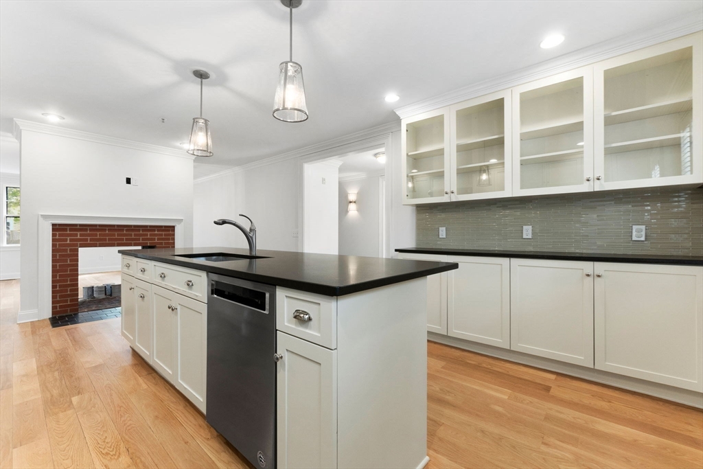 244 High St # 1