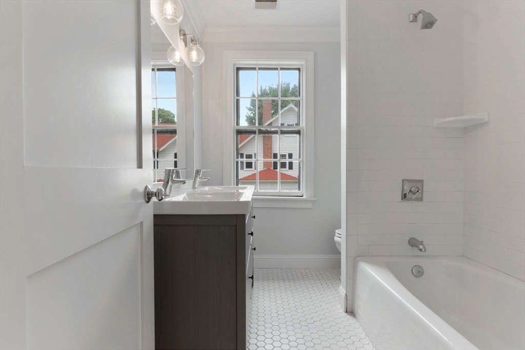 244 High St # 1