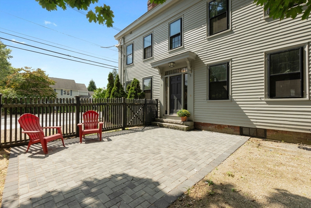 244 High St # 1