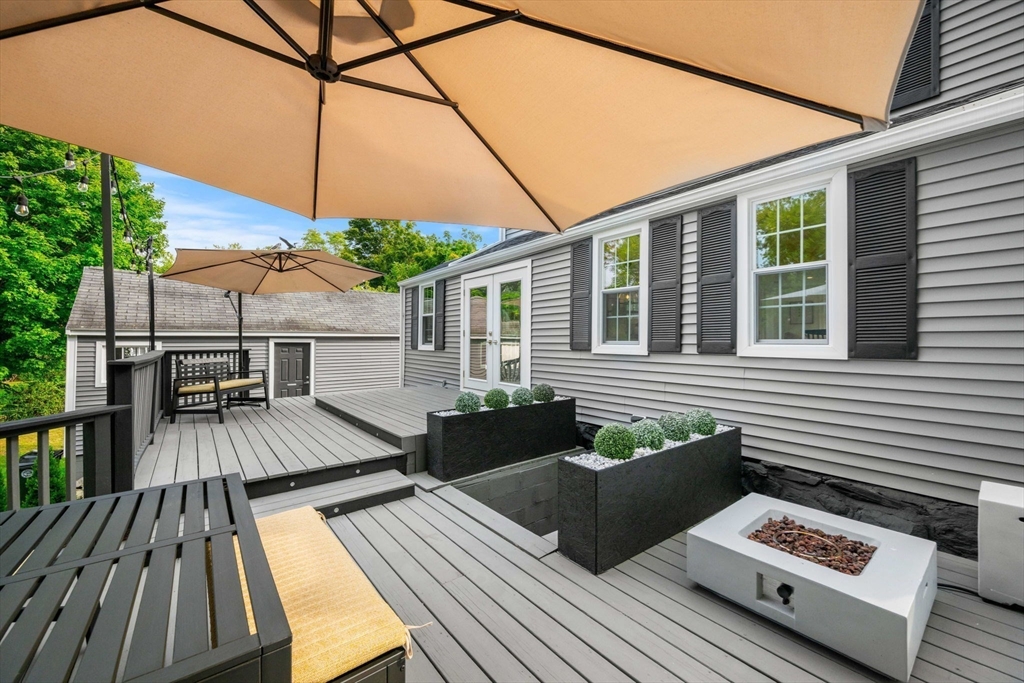 4 Crane Neck St