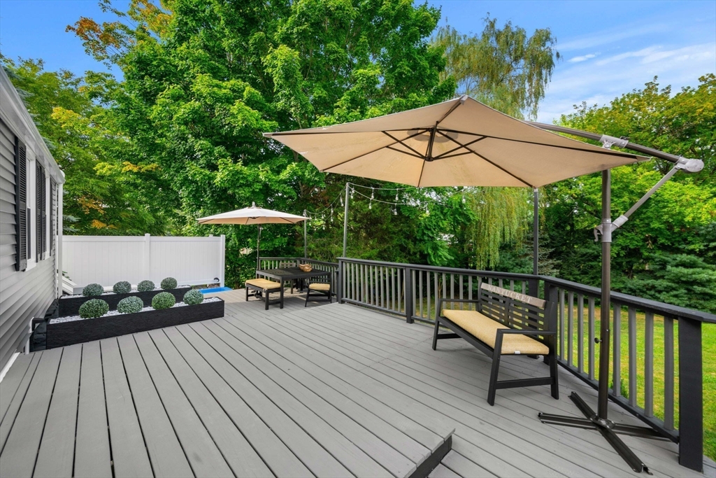 4 Crane Neck St
