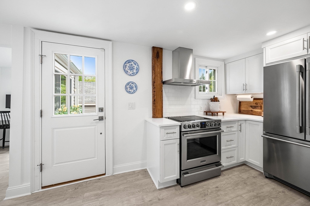 4 Crane Neck St