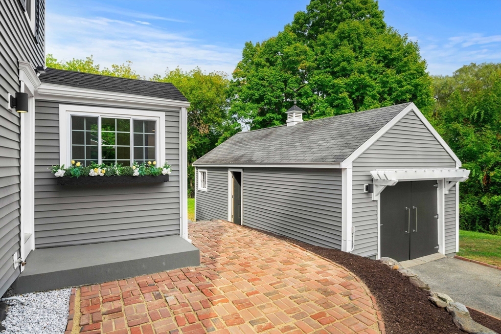 4 Crane Neck St