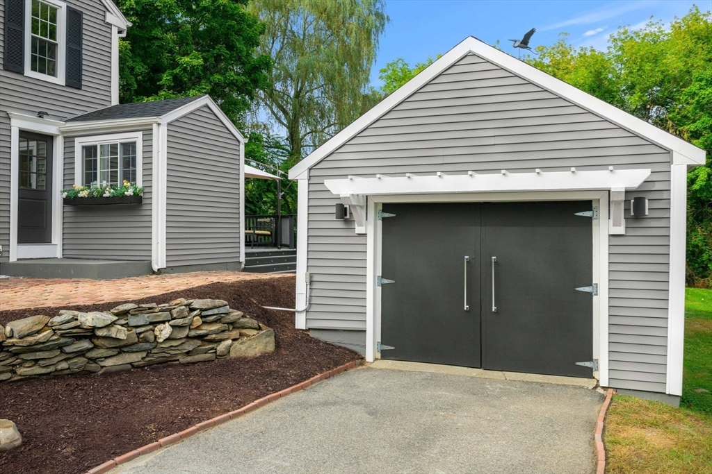 4 Crane Neck St