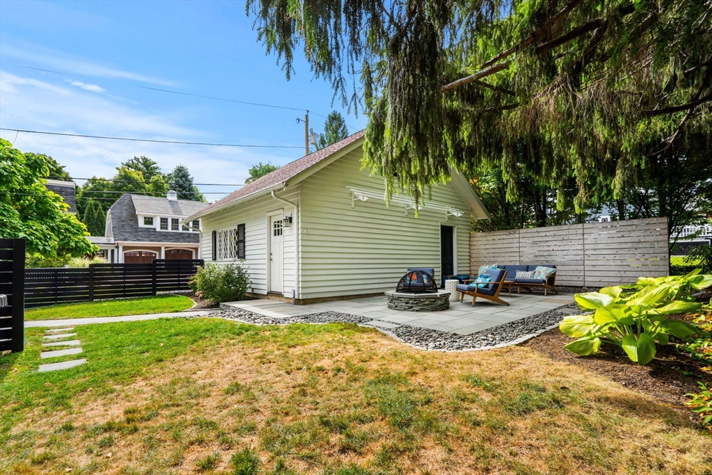 289 High St