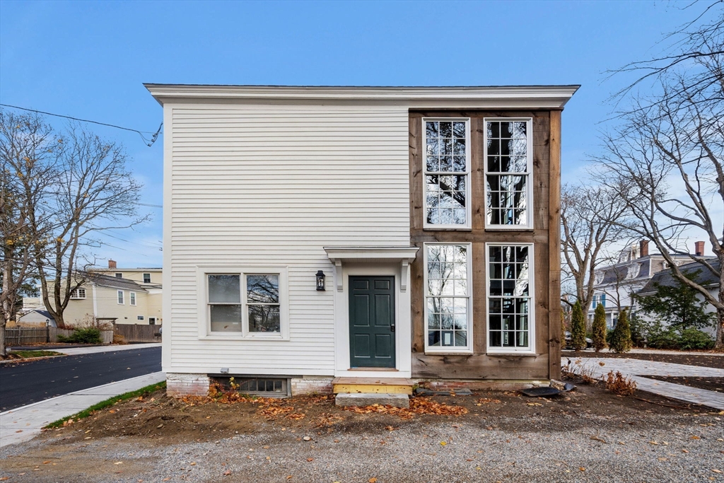 209R High Street