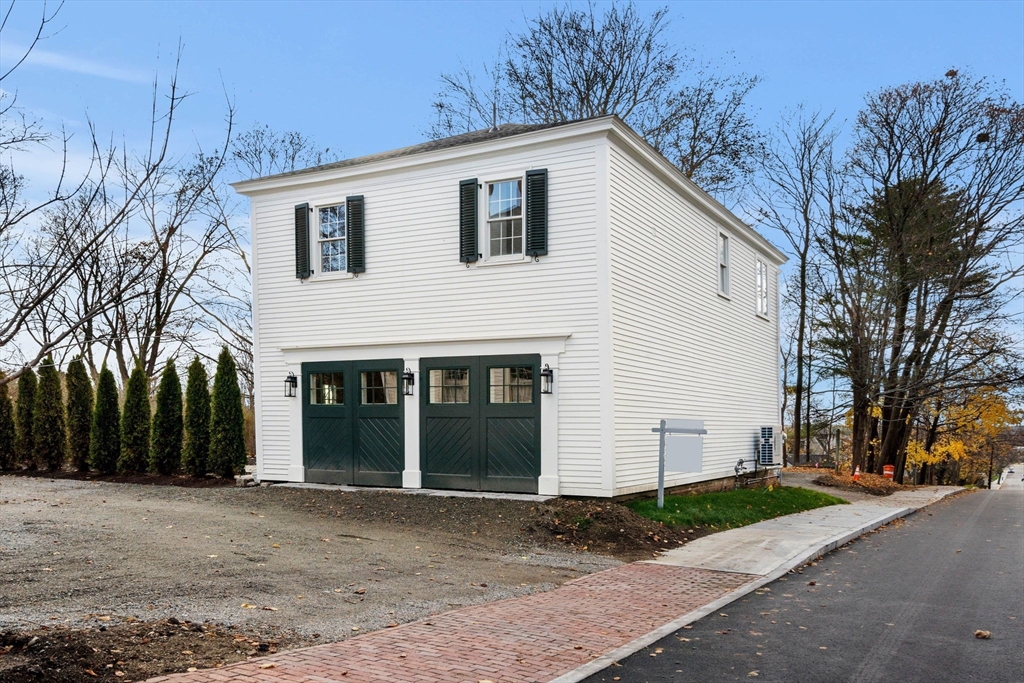 209R High Street