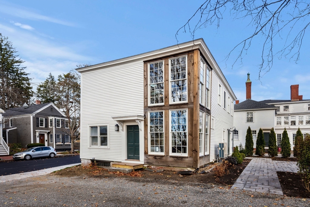 209R High Street